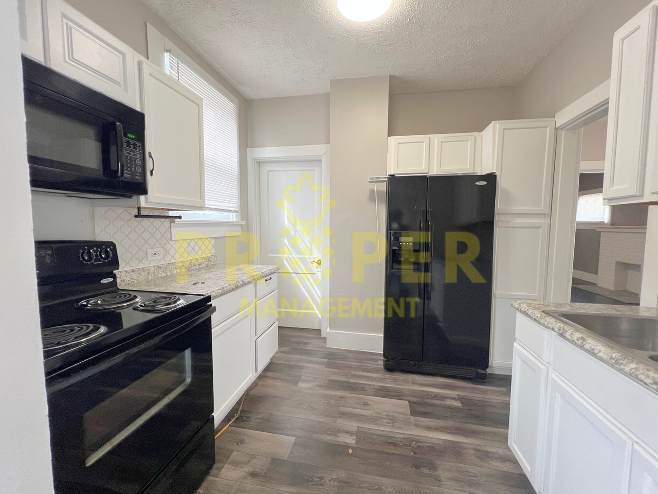 132 Ashwood Ave - Photo 7 of 12