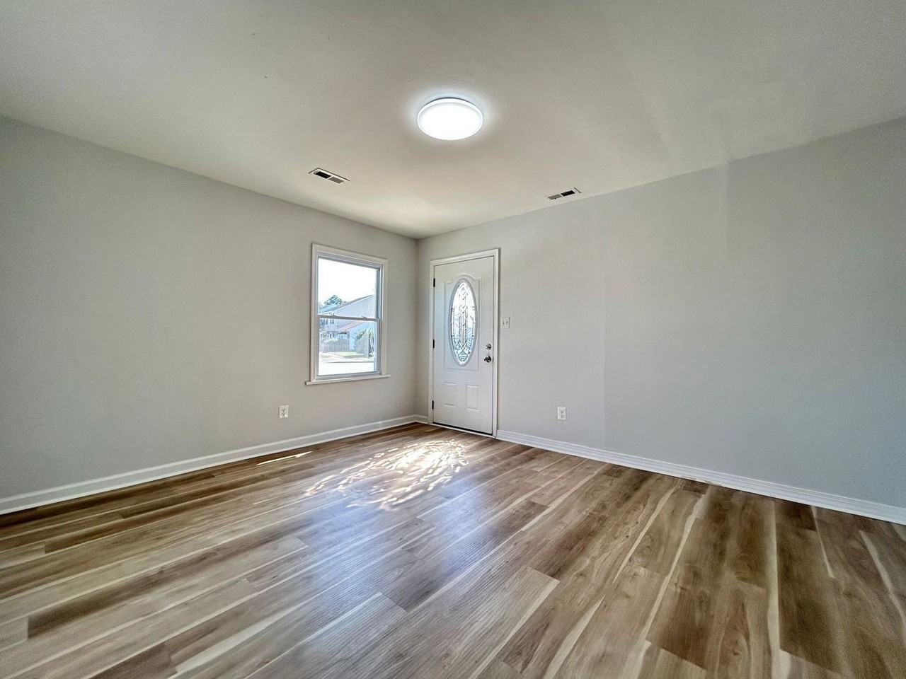 5541 Lynbrook Lndg - Photo 3 of 4