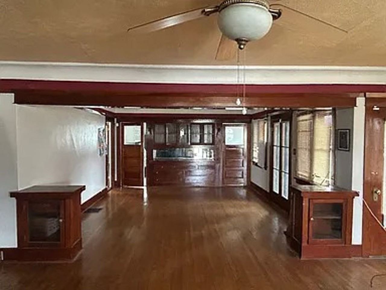 1121 Marin St - Photo 3 of 9