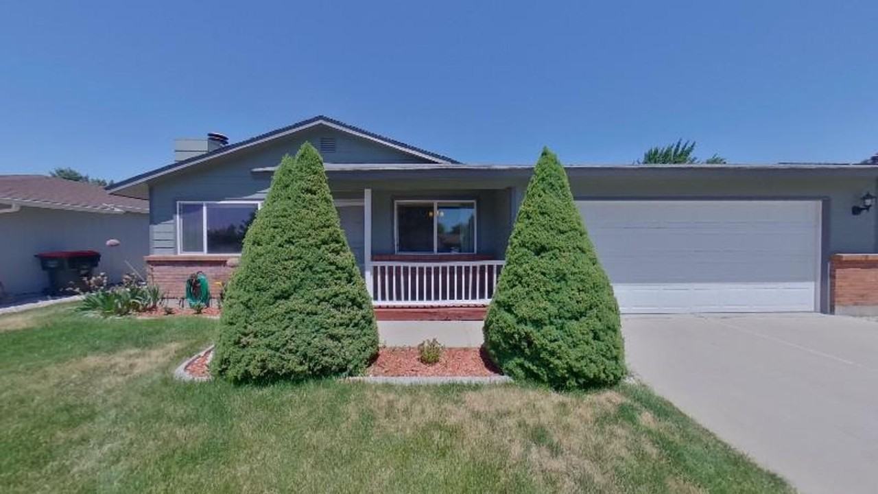 736 W Fulmer Ct - Photo 2 of 15