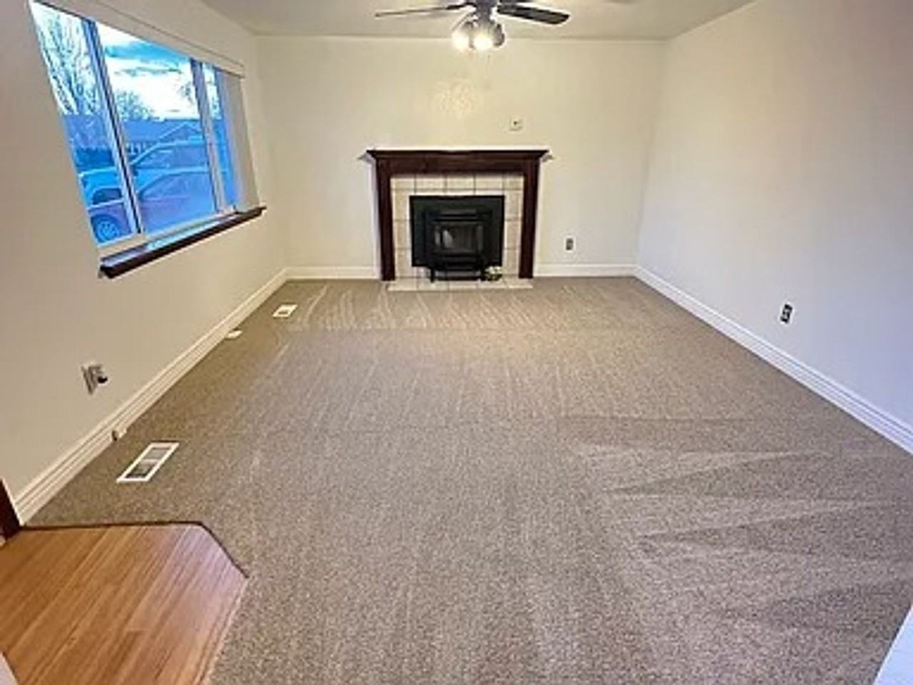 736 W Fulmer Ct - Photo 3 of 15