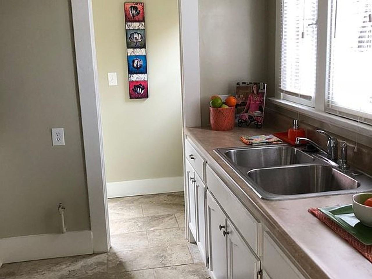 516 1/2 W 42nd Pl - Photo 2 of 11