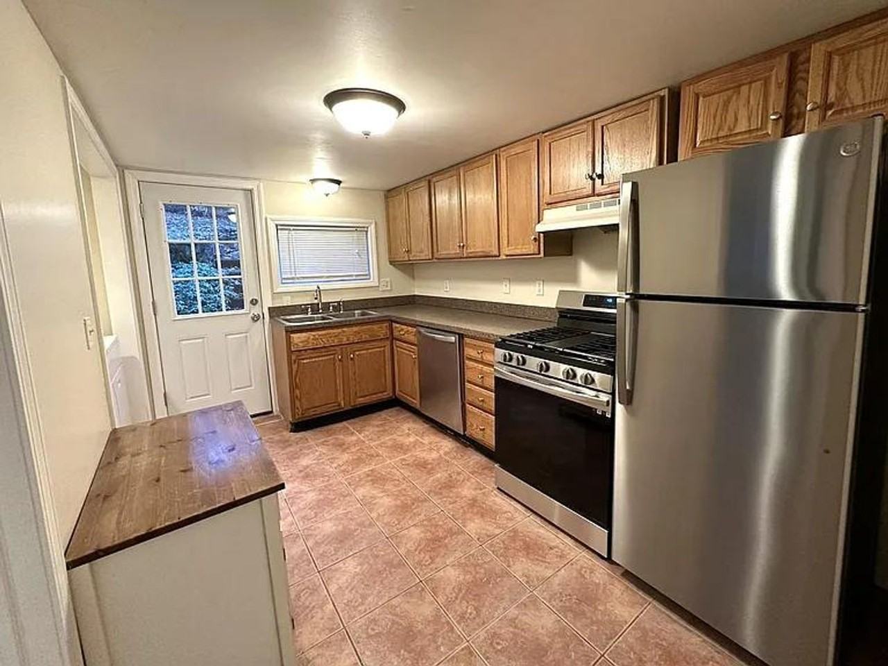 74 Lakeview Trl - Photo 2 of 15