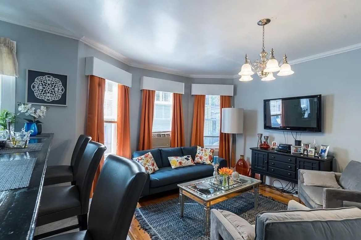 18 Stoneland Rd #1 - Photo 3 of 10