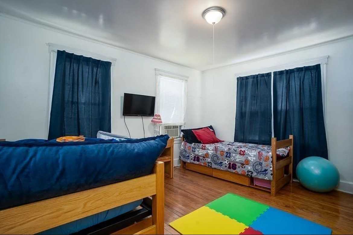 18 Stoneland Rd #1 - Photo 5 of 10