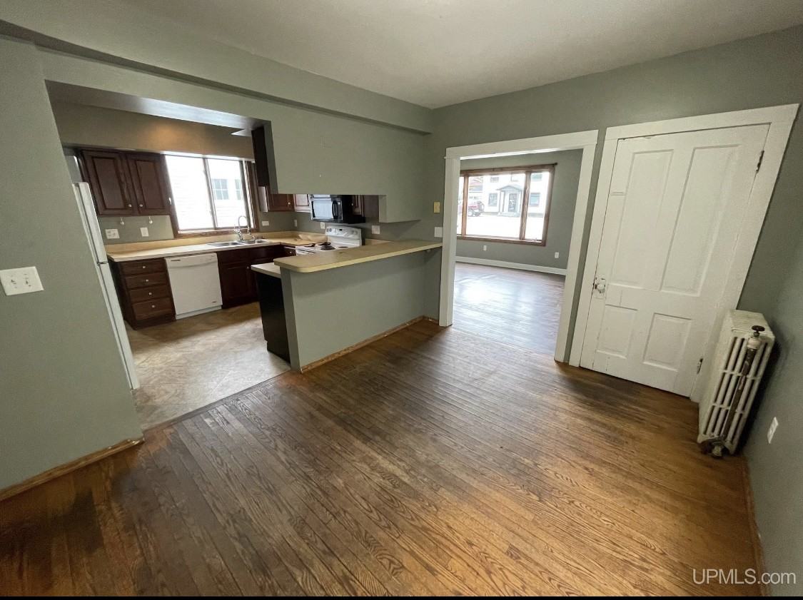 718 N Front St #NA - Photo 2 of 13