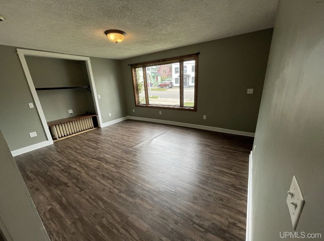 718 N Front St #NA - Photo 3 of 13