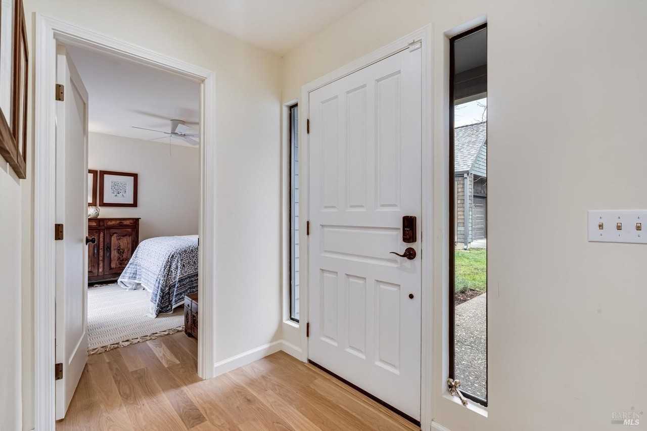 1450 Wallis Ct - Photo 4 of 27