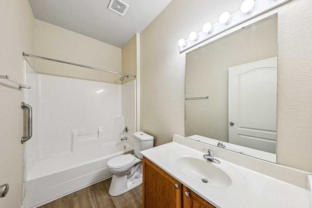 Glenmary Village Apartments - Photo 4 of 31