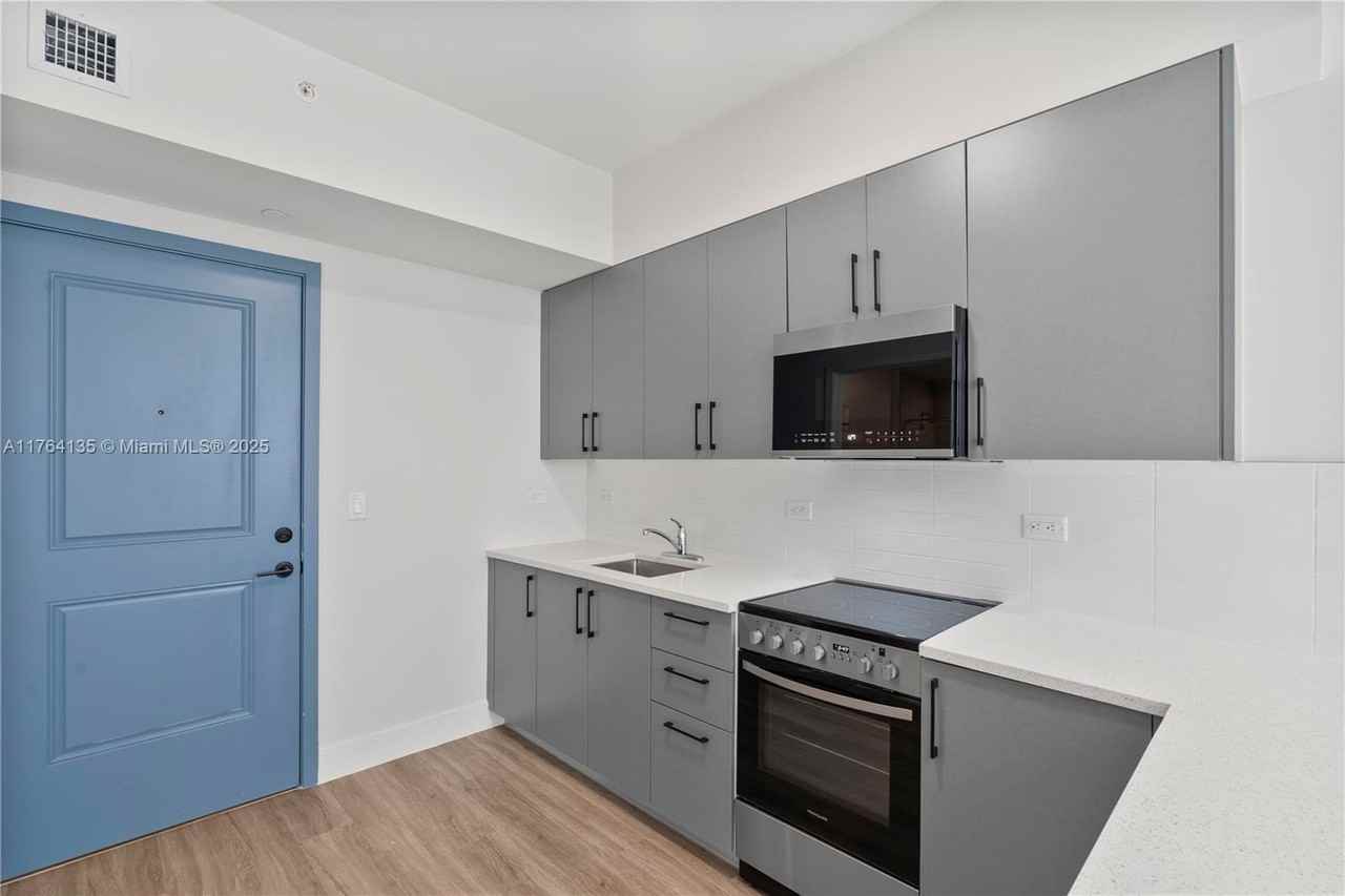 1559 Nw 15th Street Rd #322 - Photo 2 of 20