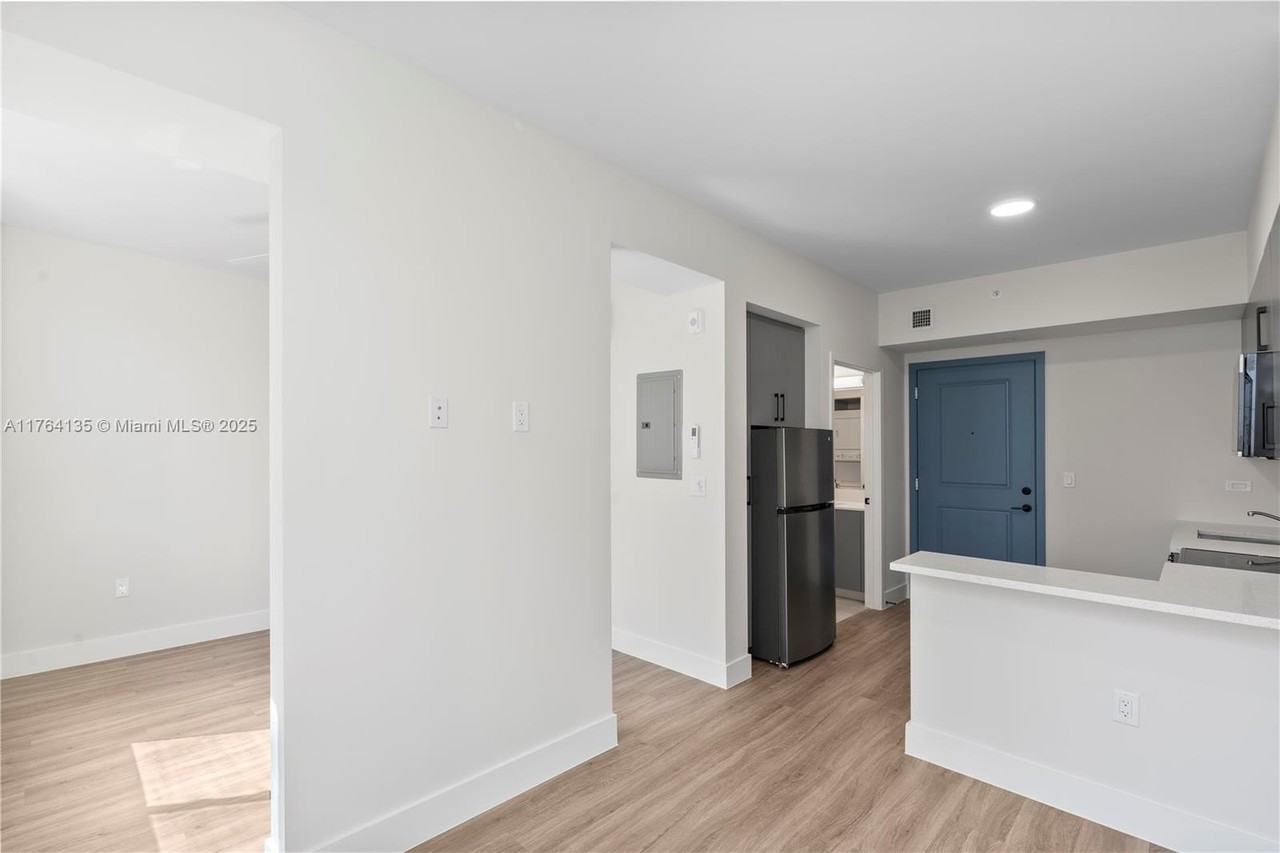 1559 Nw 15th Street Rd #322 - Photo 3 of 20