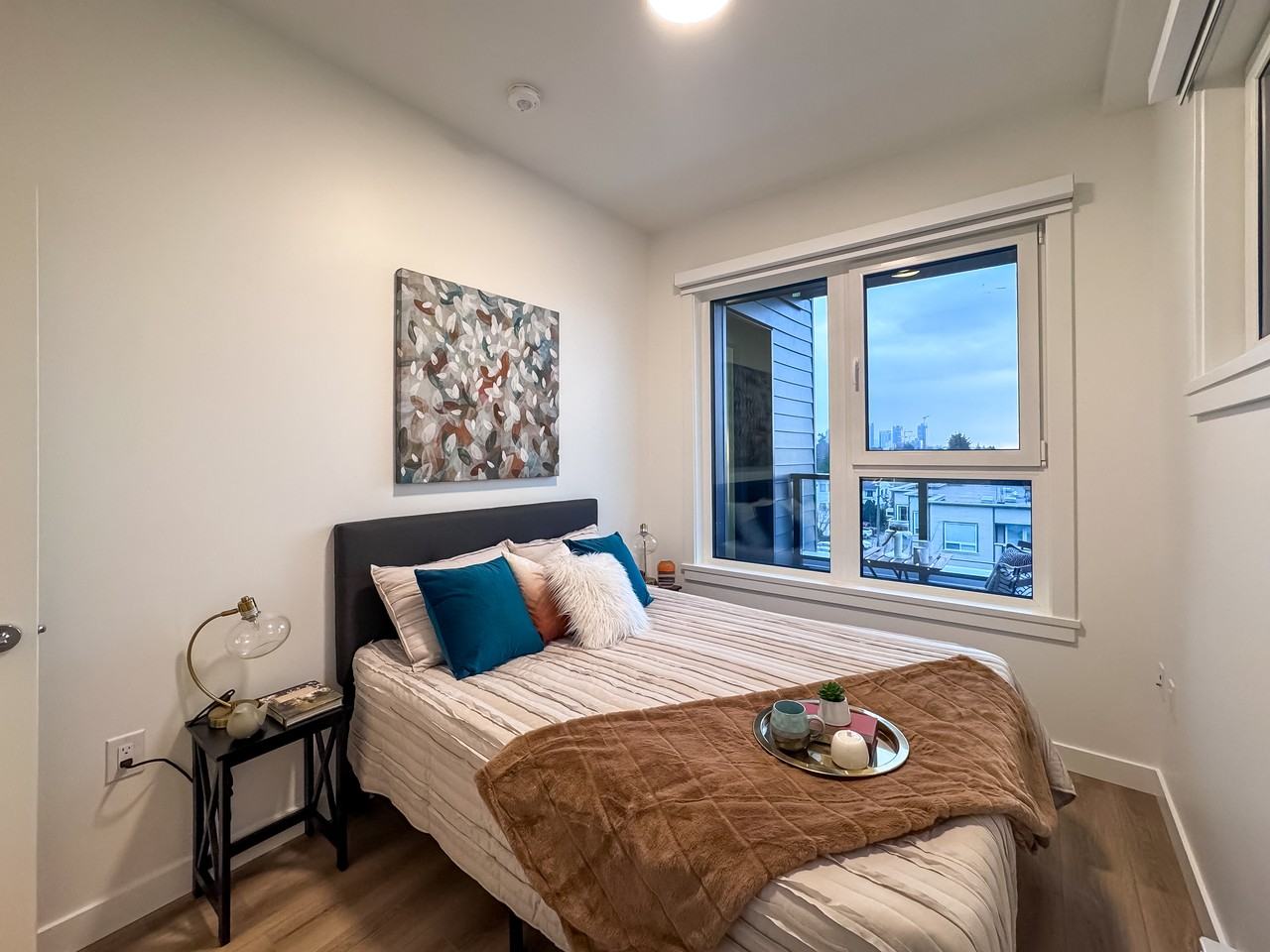 The HAWTHORN - Photo 5 of 38