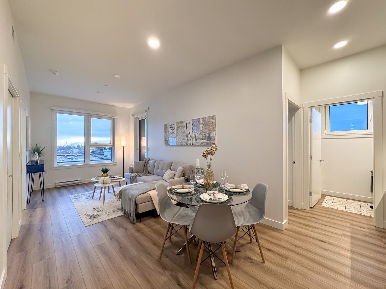 The HAWTHORN - Photo 7 of 38