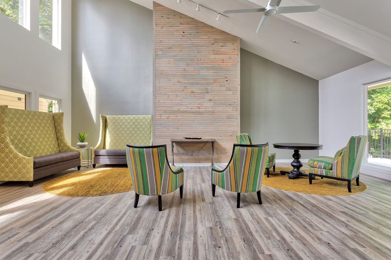 Waters Edge Apartments - Photo 3 of 50