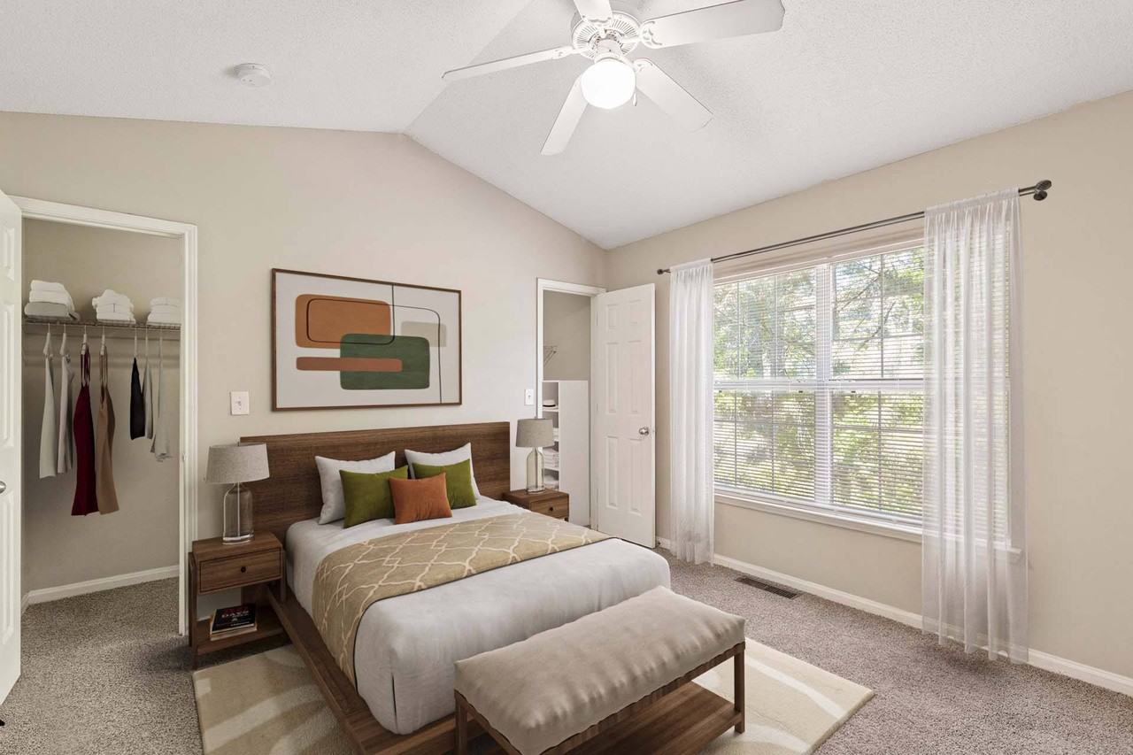 Alexander Crossing Apartments & Townhomes - Photo 4 of 21