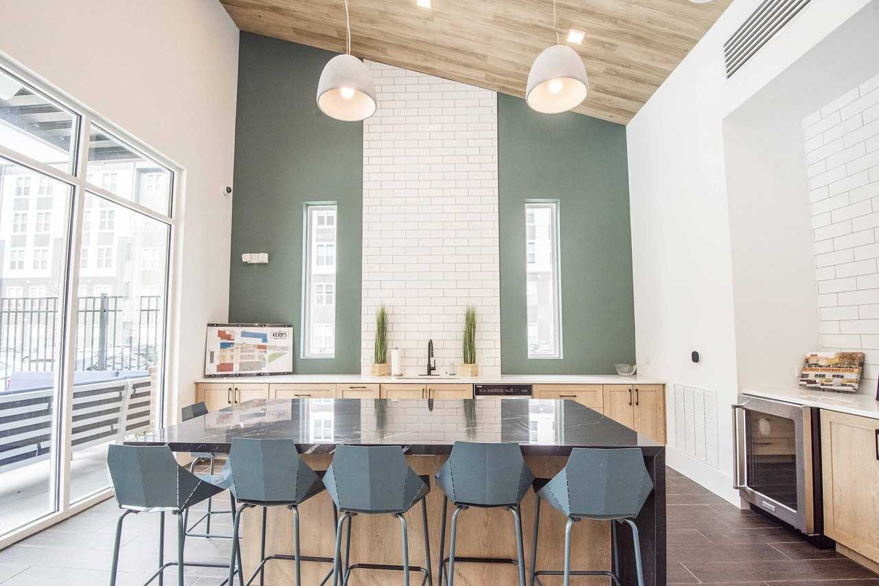 Flagship Kerns - Photo 4 of 32