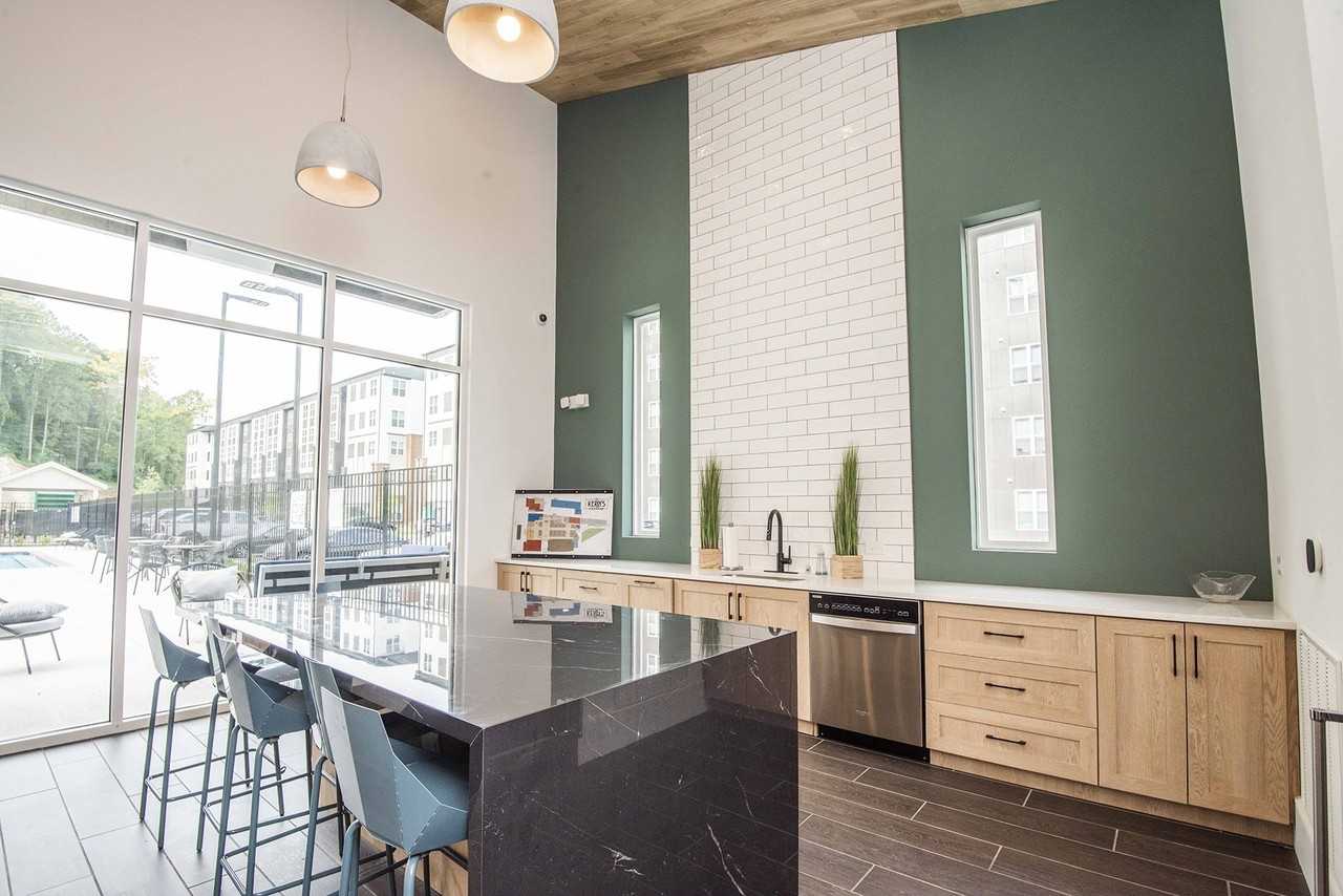 Flagship Kerns - Photo 5 of 32