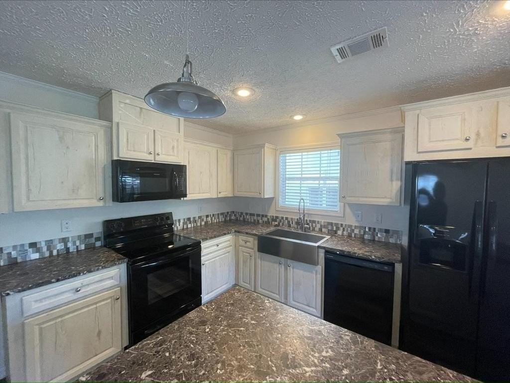 22 Sutter Ct #0386 - Photo 3 of 19