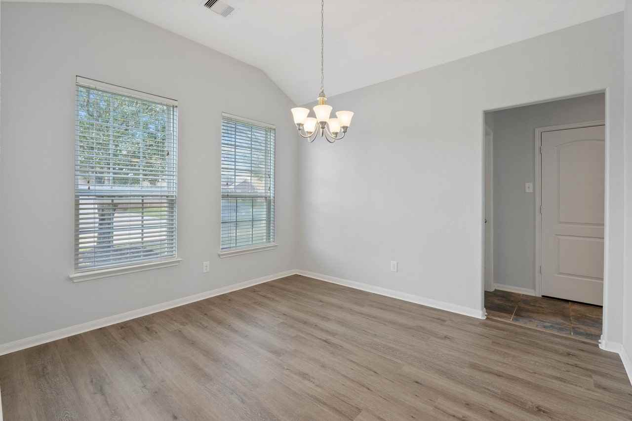 19006 Piper Hill Ln - Photo 4 of 27