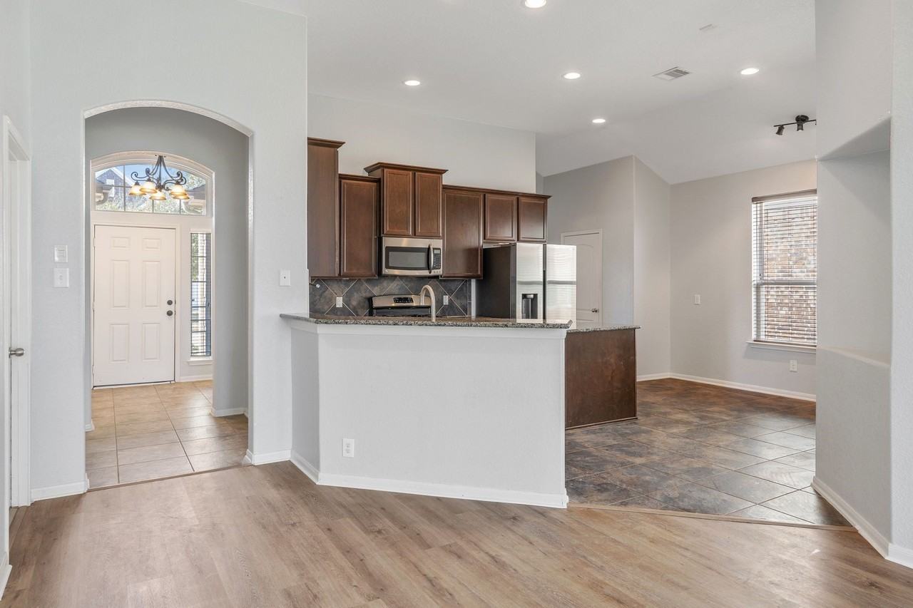 19006 Piper Hill Ln - Photo 7 of 27