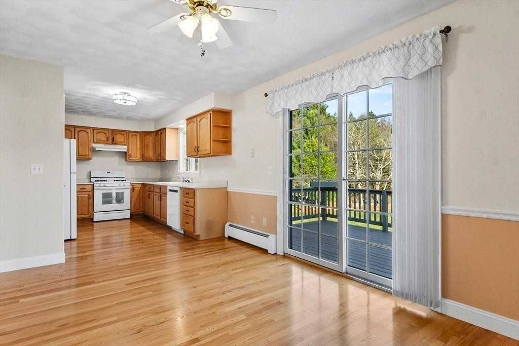 74 Hammond St - Photo 2 of 10