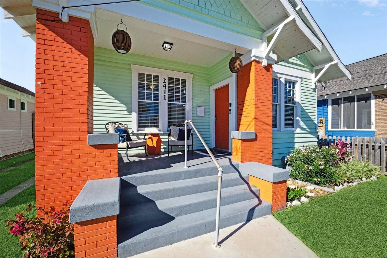 2411 37th St - Photo 4 of 34