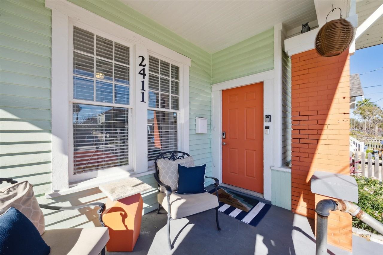 2411 37th St - Photo 5 of 34