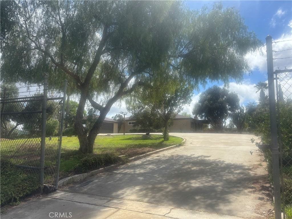 21591 Kuder Ave - Photo 3 of 27