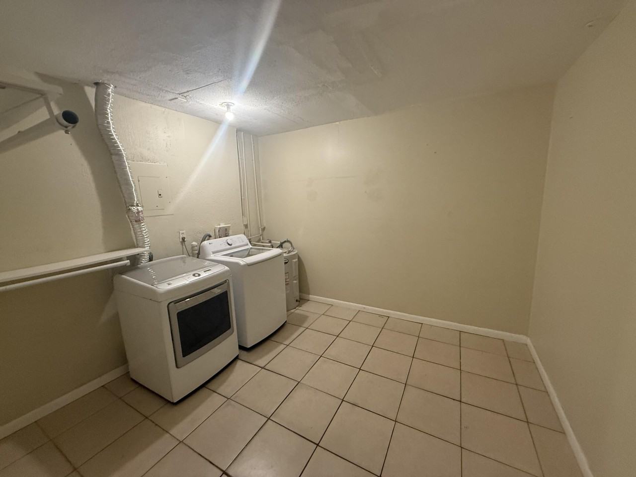 3860 Canal 9 Rd - Photo 5 of 9