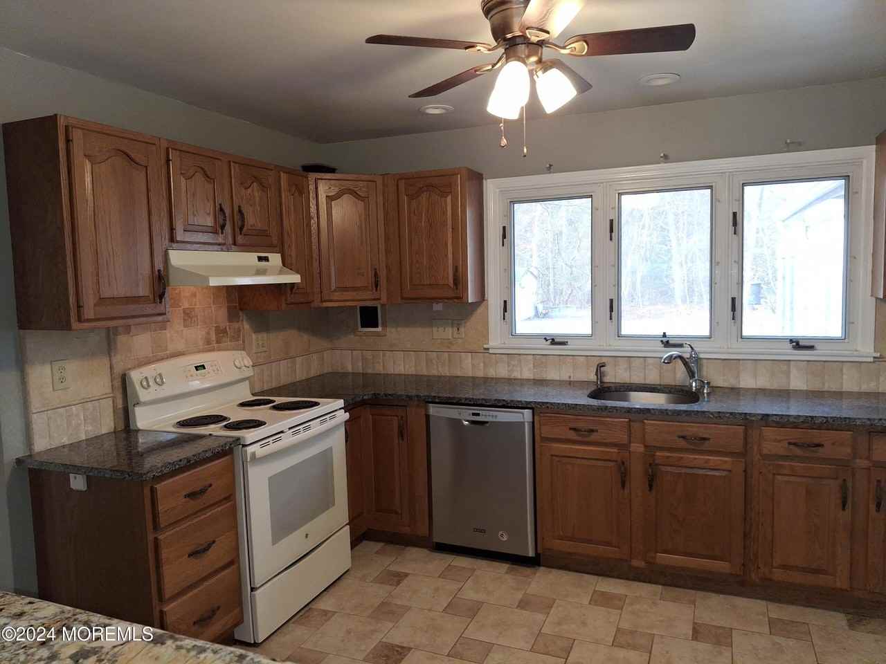 1082 Schencks Mill Line Rd - Photo 5 of 18