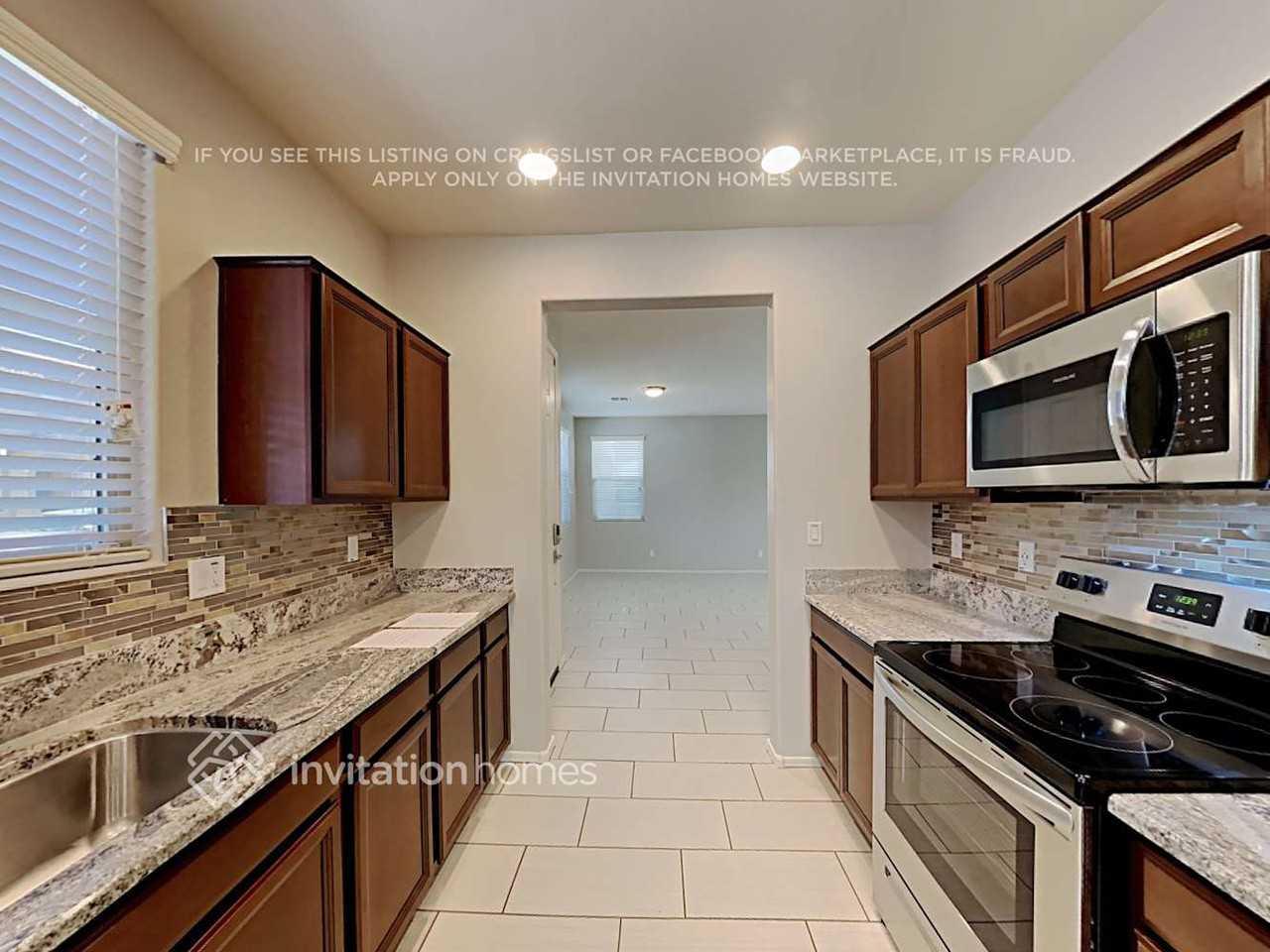 479 N Ranger Trl - Photo 6 of 17