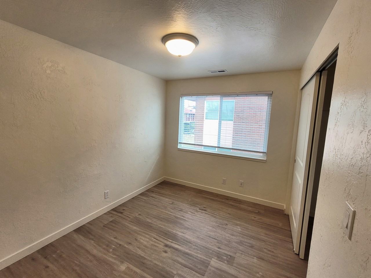 4661 S Arlington Park Dr #4 - Photo 6 of 10