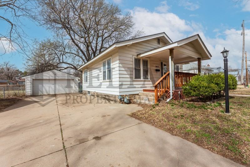 247 N Gordon St - Photo 2 of 19