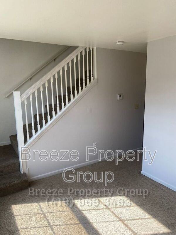 537 Hope St - Photo 2 of 8