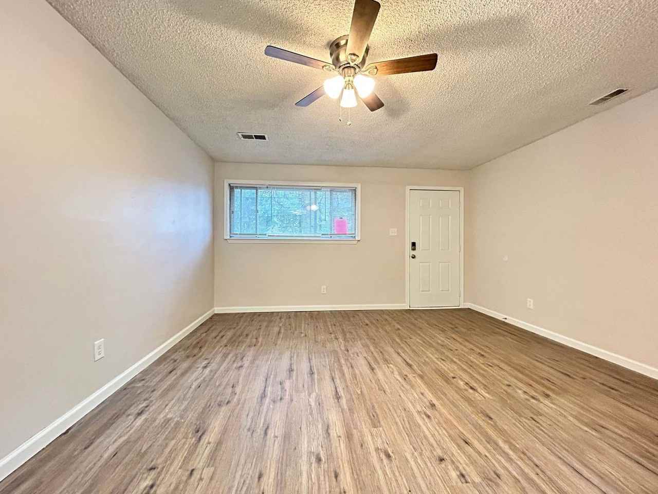 3556 Chester St - Photo 3 of 15