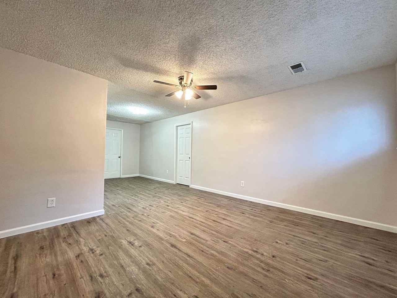 3556 Chester St - Photo 2 of 15