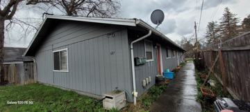 featured image of 607 W 11th St