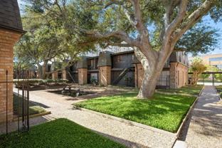 711 Holiday Dr - Photo 1 of 1
