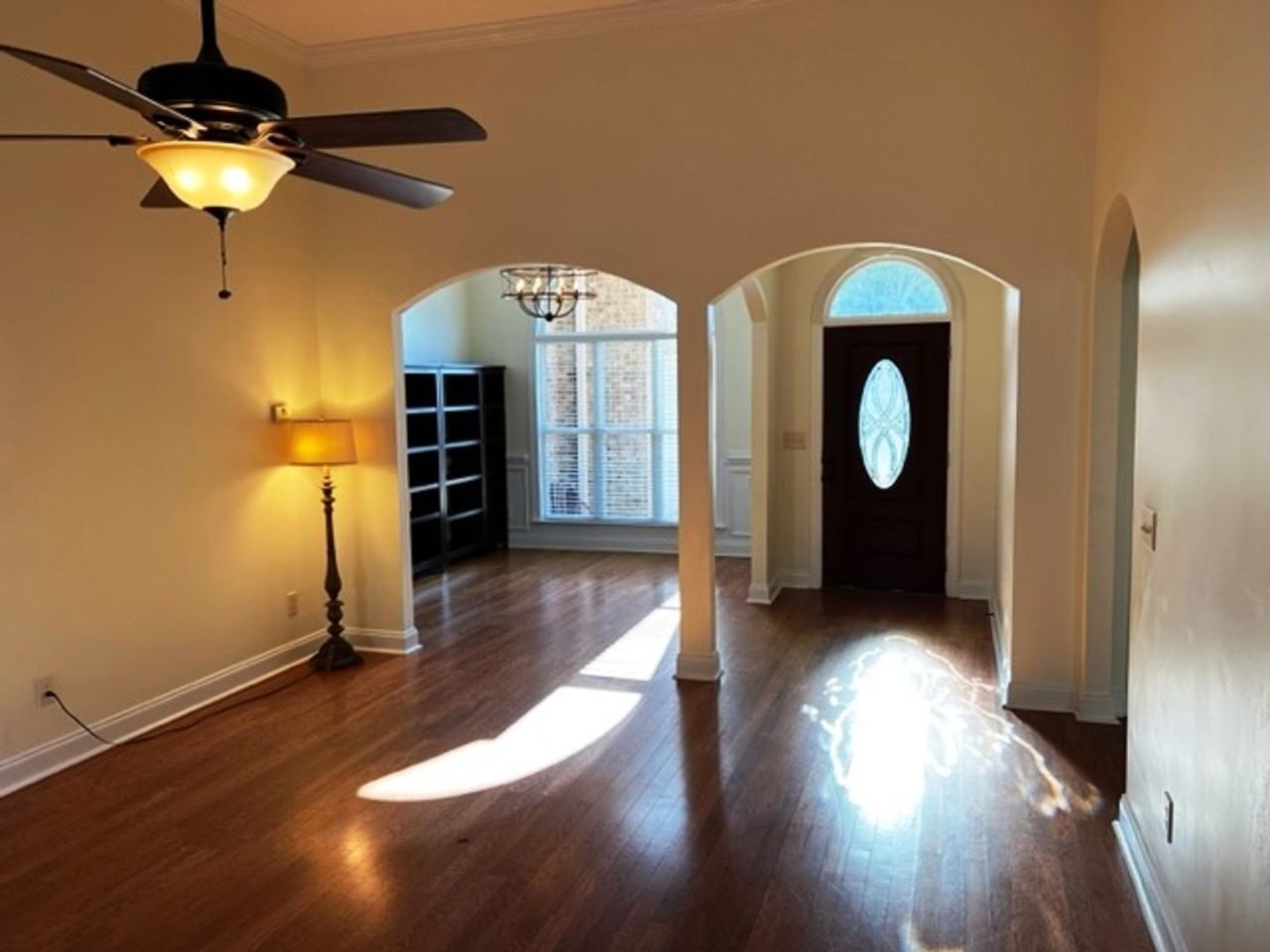 710 Valley St - Photo 5 of 23