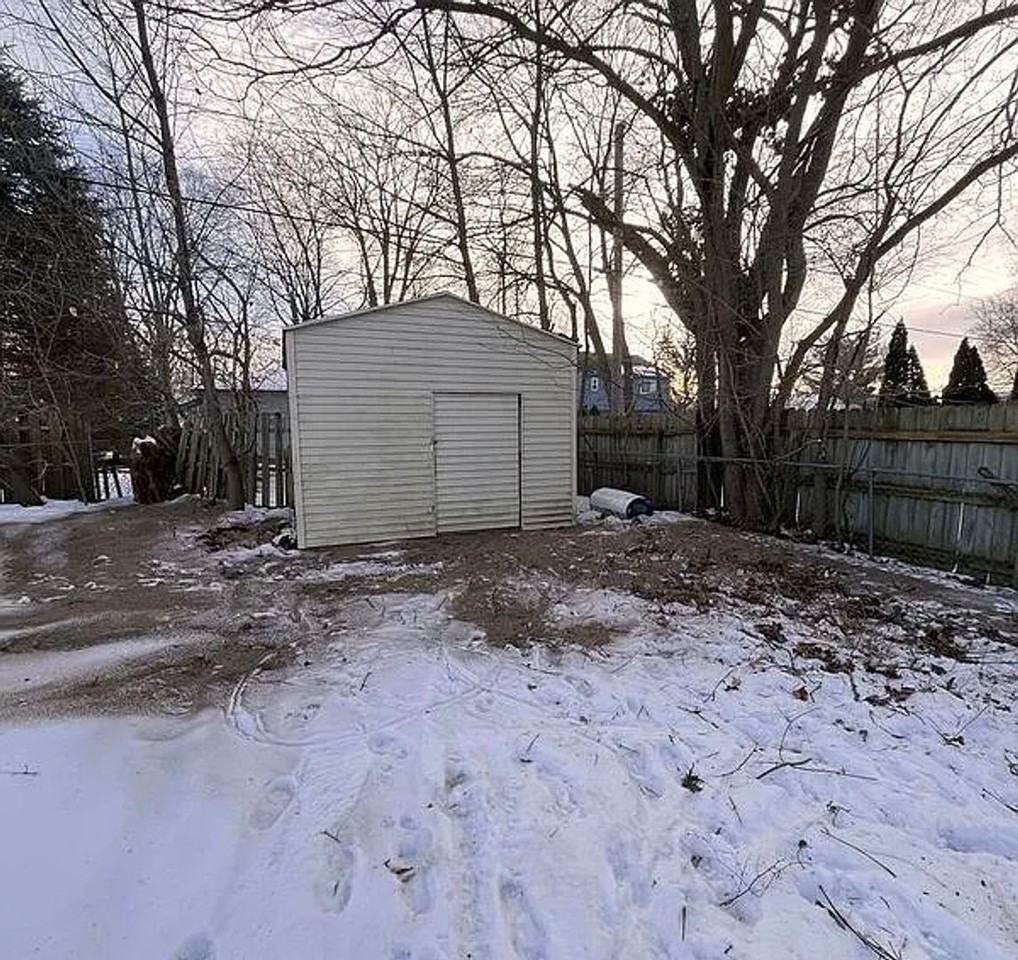 3162 Terry St - Photo 2 of 14