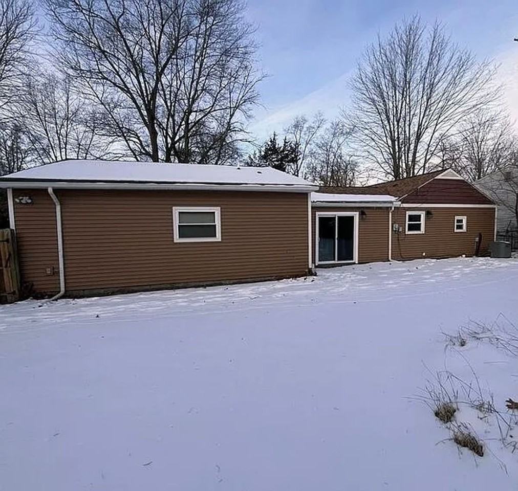 3162 Terry St - Photo 3 of 14