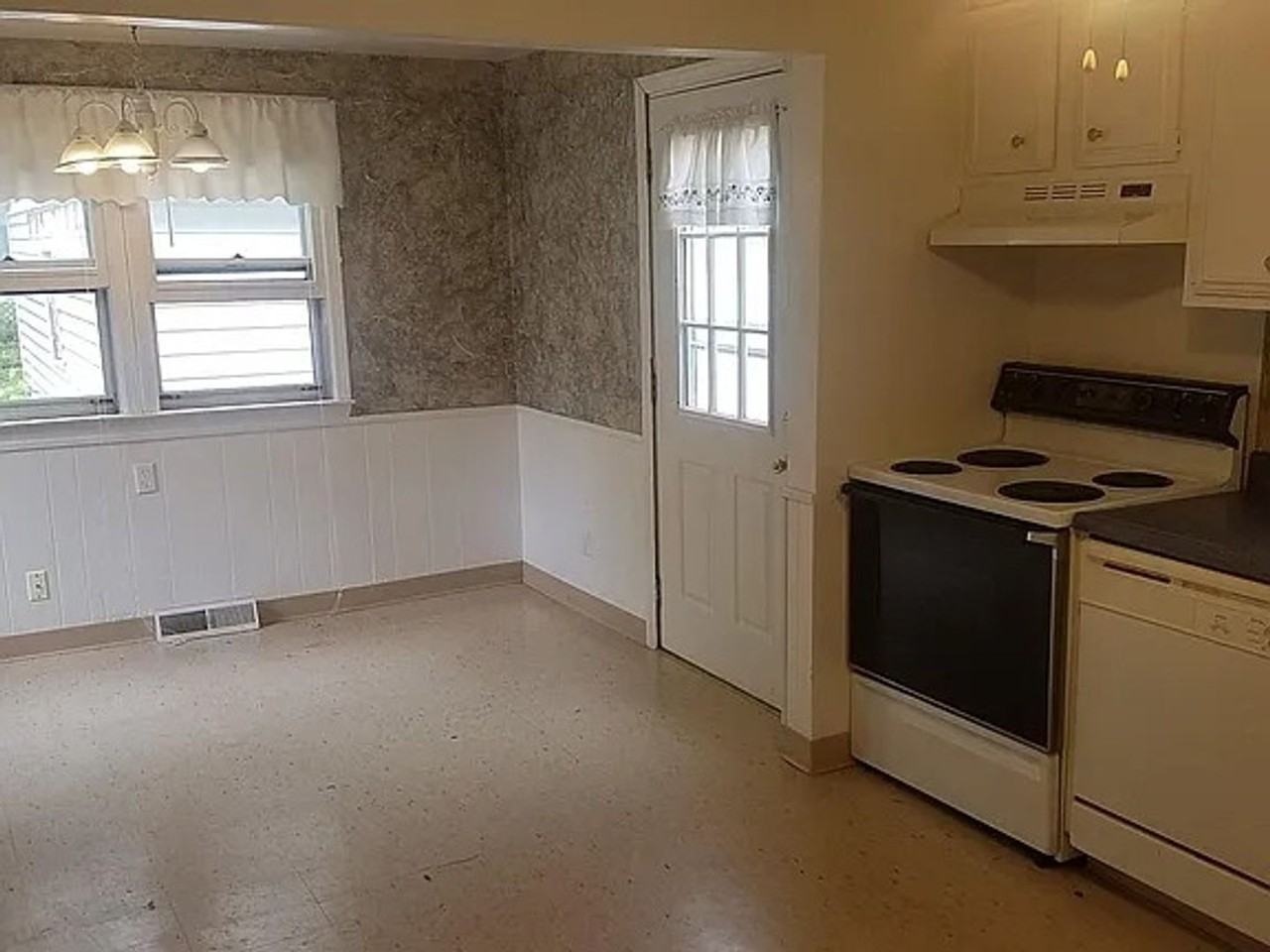 356 Harrison Ave - Photo 2 of 16