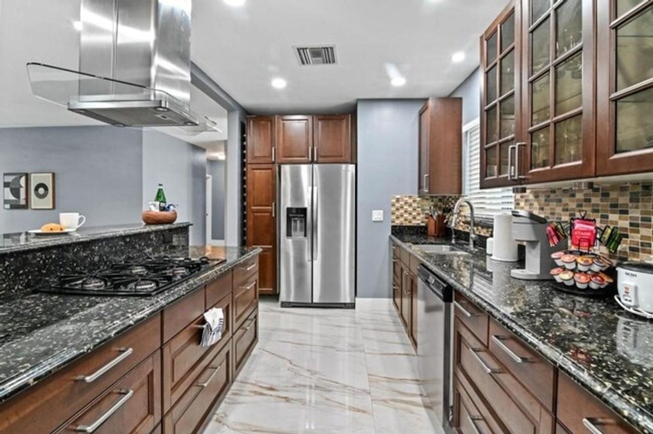 620 Camellia Ct - Photo 5 of 27