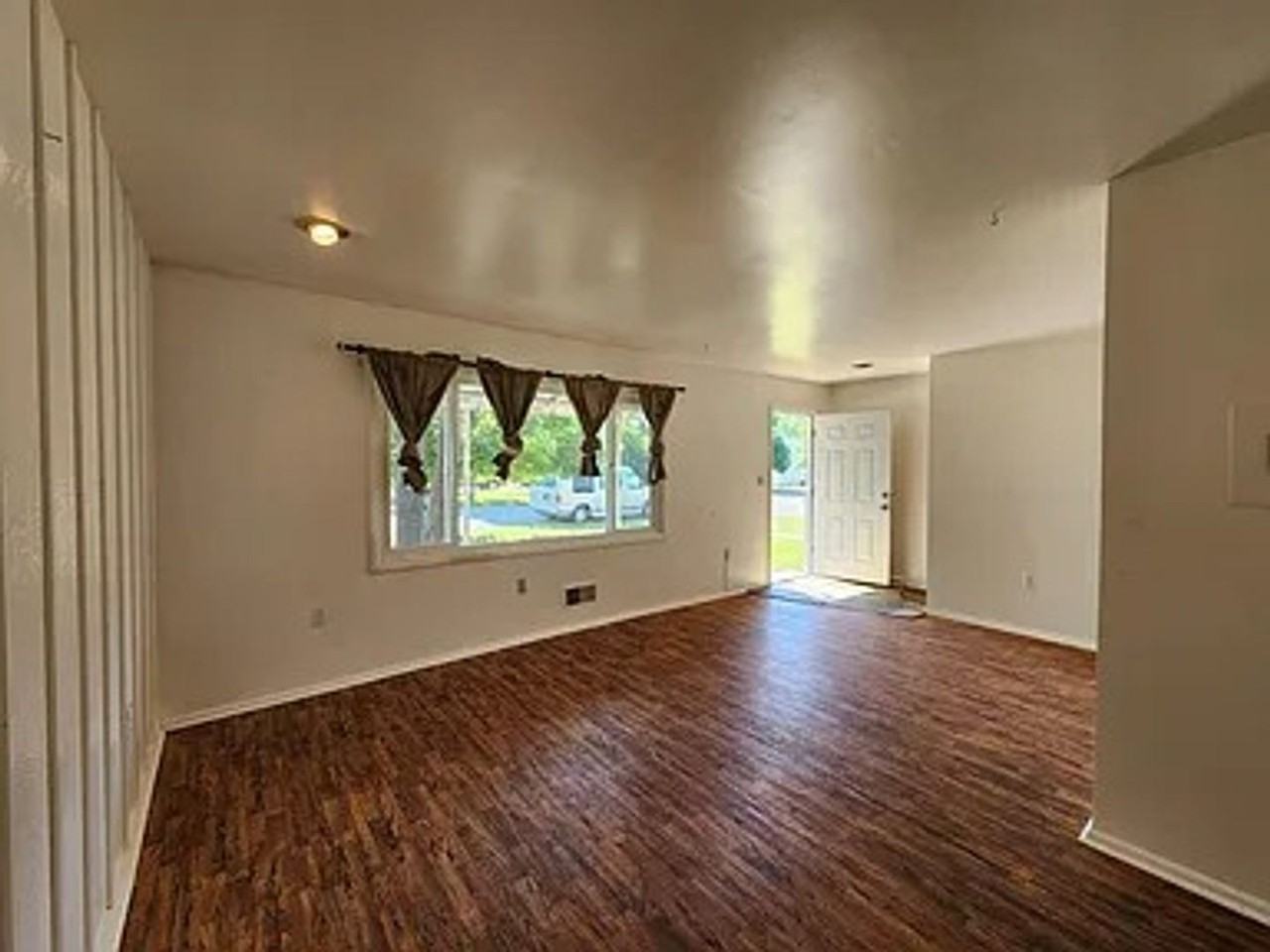 104 4th St Sw - Photo 3 of 13