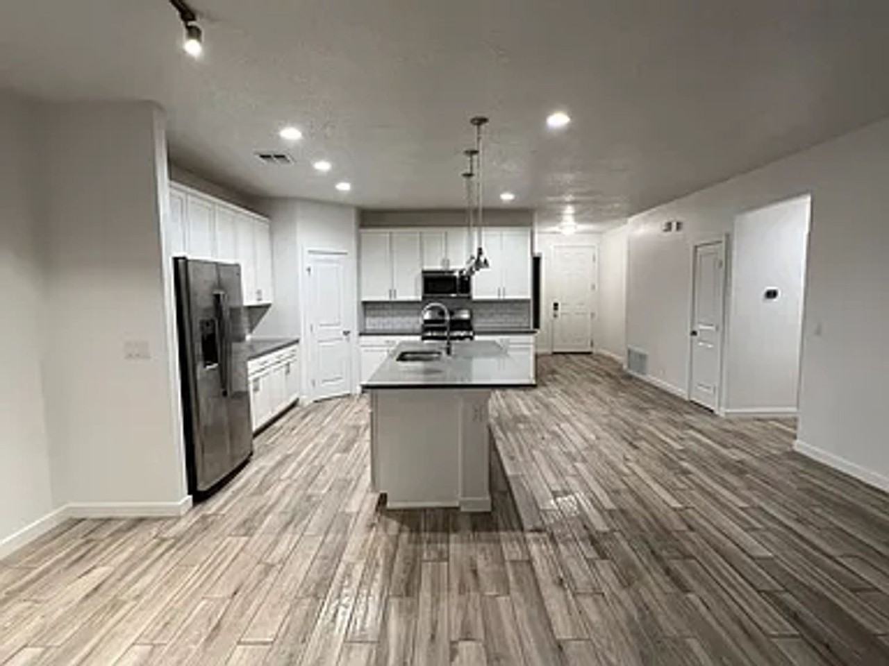 114 Mirador Blvd - Photo 2 of 13