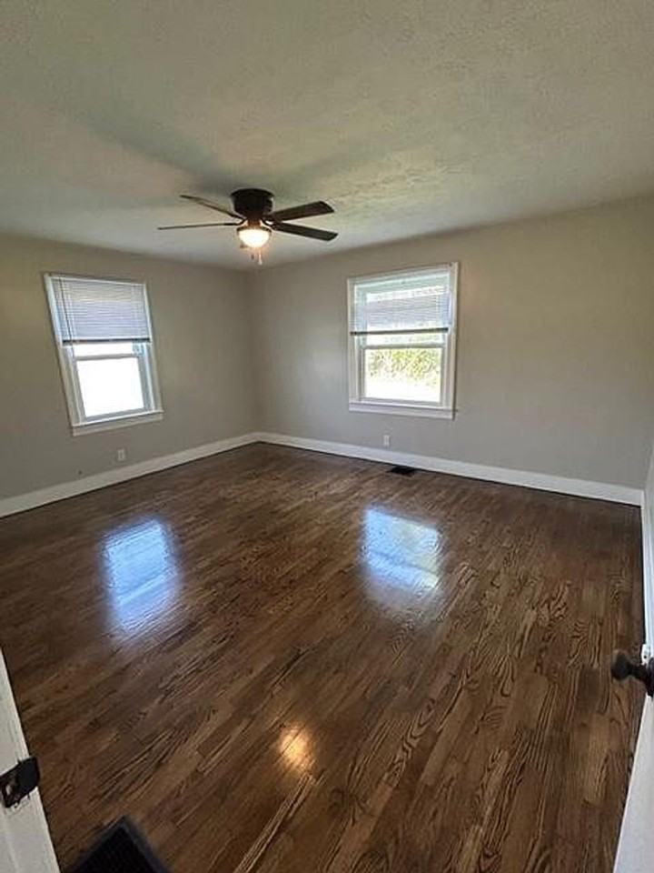 5644 Us Highway 60 W - Photo 3 of 24