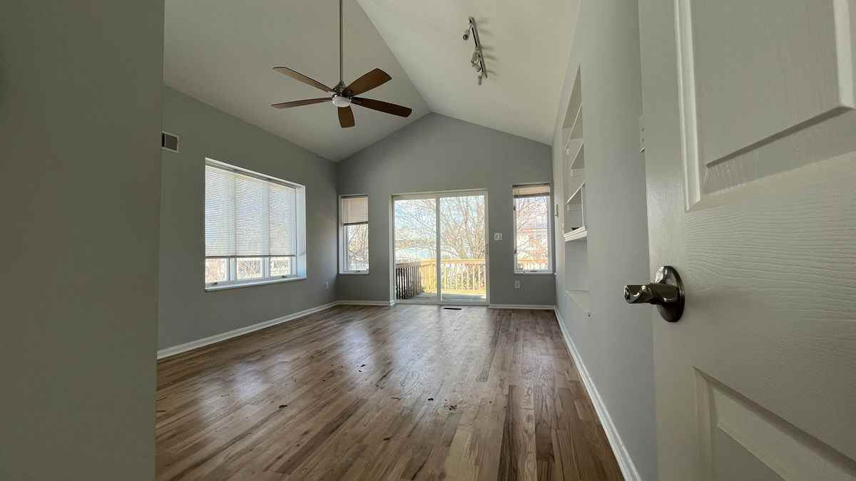 234 Crystal St - Photo 3 of 6