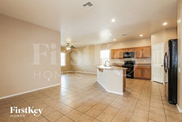 11738 W Sherman St - Photo 2 of 15