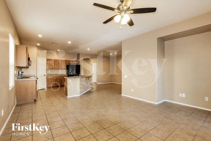 11738 W Sherman St - Photo 3 of 15