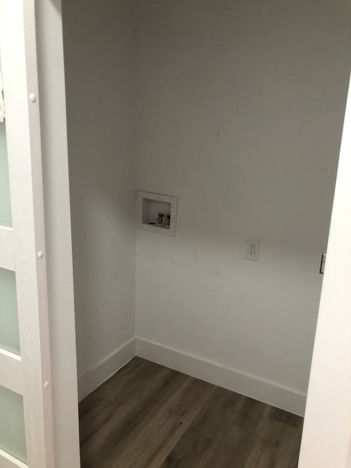 217 N Benton St #NA - Photo 3 of 15